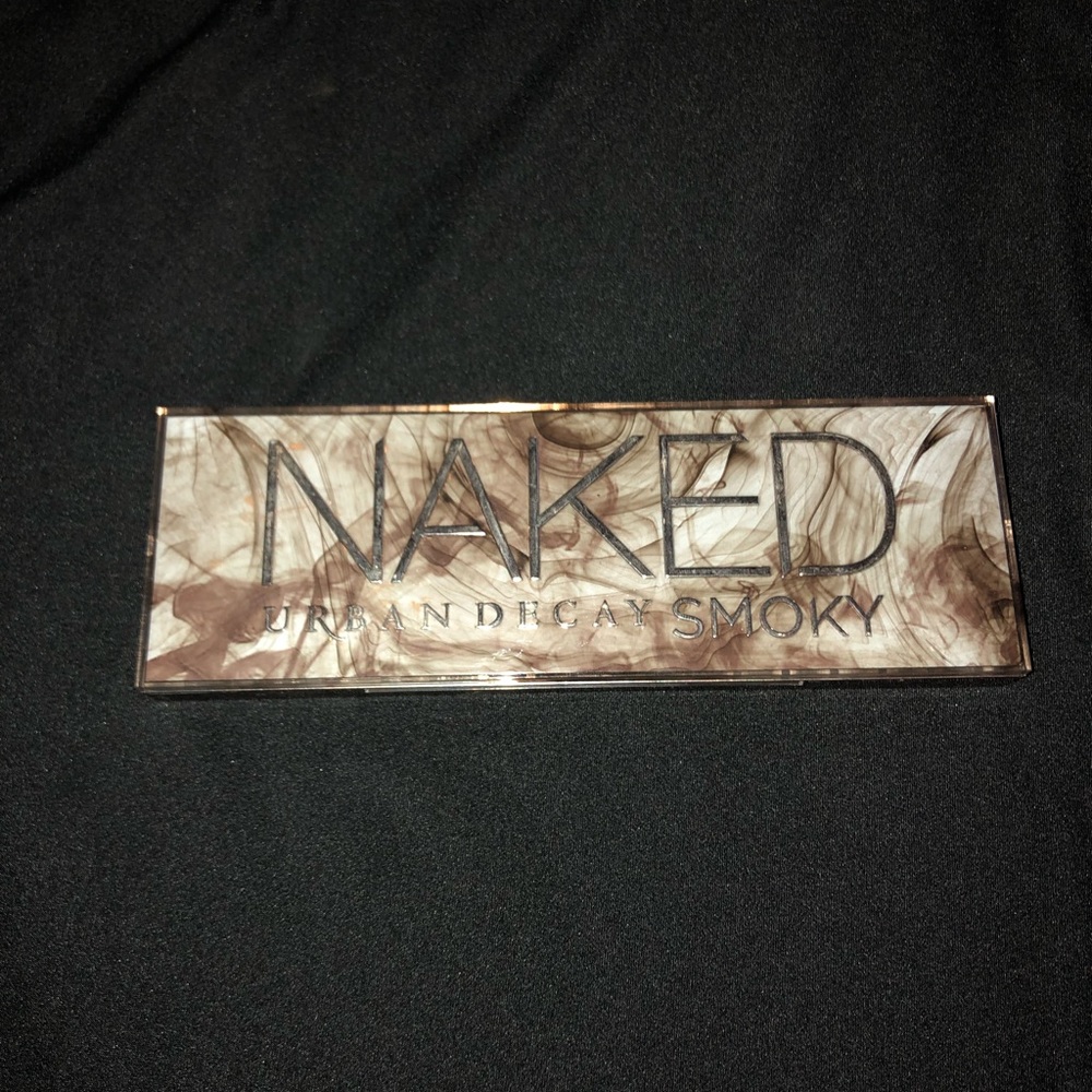 💗Urban Decay Smokey Eye pallet💗